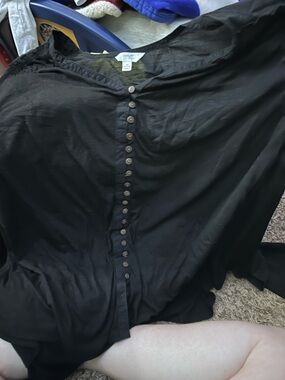 Terra & Sky Black Button-Front Blouse